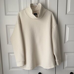 NEW BALANCE // QUILTED COWL NECK